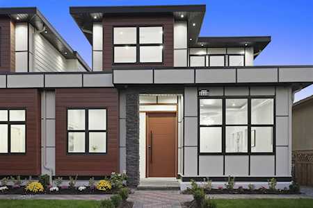 6898 Carnegie Street Burnaby, BC V5B 1Y5