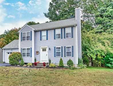 8 Caryville Crossing Bellingham, MA 02019