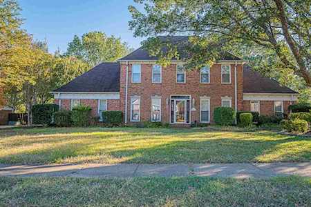 7581 Cross Village Dr Germantown, TN 38138