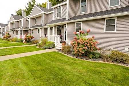 149 Bayberry Hill Ln #149 Leominster, MA 01453