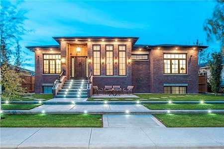 48 Montrose Crescent NE Calgary, AB T2E 5P2