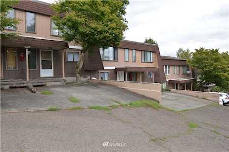 105 James St #3 Longview, WA 98632