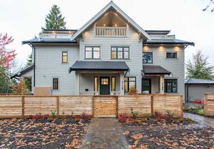 3128 Inverness Street Vancouver, BC V5T 2S8