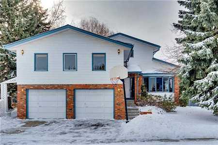 131 Valencia Road NW Calgary, AB T3A 2B7