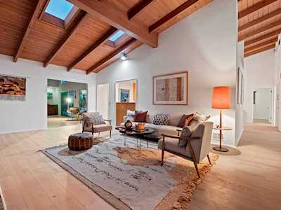 4543 El Prieto Road Altadena, CA 91001