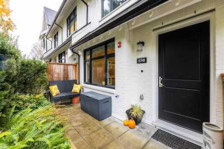 5741 St George Street Vancouver, BC V5W 2Y4