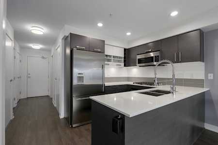 2858 W 4th Avenue #313 Vancouver, BC V6K 1R2