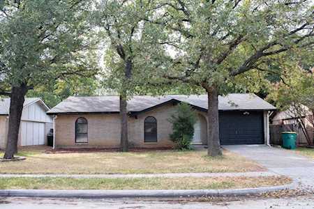 1114 Hillwood Drive Lewisville, TX 75067