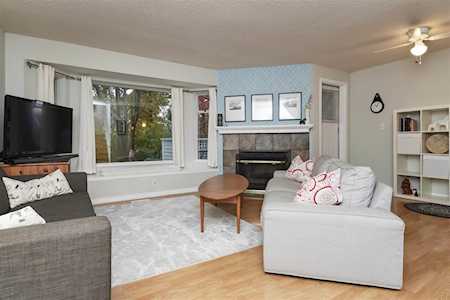 7365 Foxhound Mews Vancouver, BC V5S 4L6