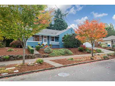 7434 NE Skidmore St Portland, OR 97218