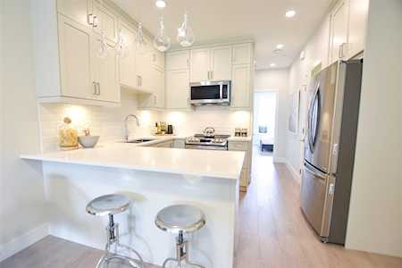2717 Horley Street #6 Vancouver, BC V5R 4R7
