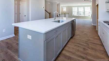 328 Hastings Run Dr Charlotte, NC 28211