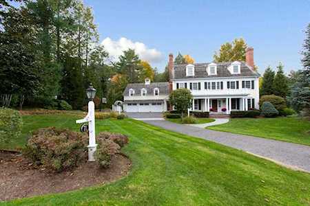 71 Hundreds Rd Wellesley, MA 02481