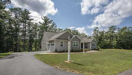 33 Acorn Trail Plymouth, MA 02360