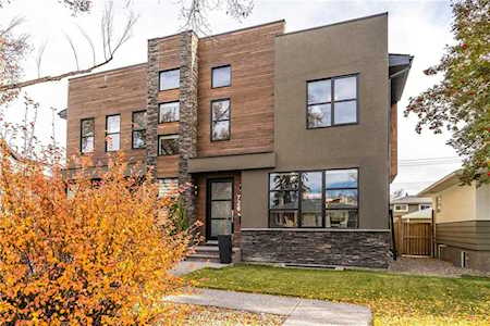 726 33A Street NW Calgary, AB T2N 2X2