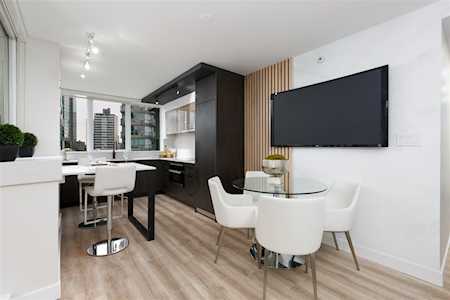 555 Jervis Street #1906 Vancouver, BC V6E 4N1