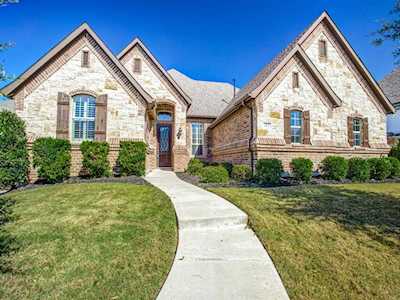 612 Highview Lane Hurst, TX 76054