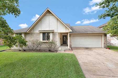 11431 Olivewood Dr Houston, TX 77089