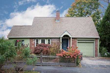 16 Roundwood Rd Newton, MA 02464