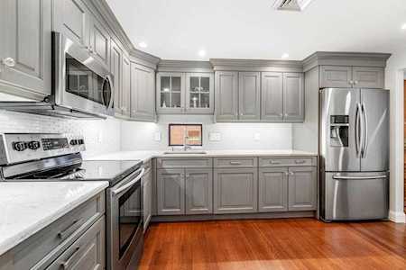 75 Grove St #330 Wellesley, MA 02482