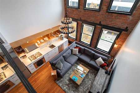 528 Beatty Street #302 Vancouver, BC V6B 2L3
