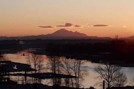 2733 Chandlery Place #803 Vancouver, BC V5S 4V3
