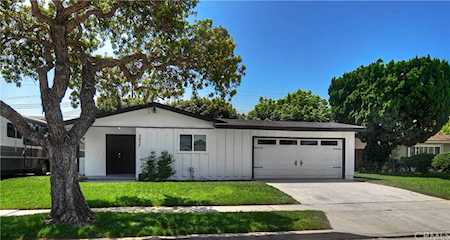 2437 Littleton Place Costa Mesa, CA 92626
