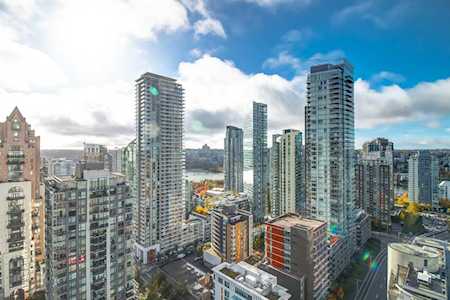 1255 Seymour Street #2702 Vancouver, BC V6B 0H1