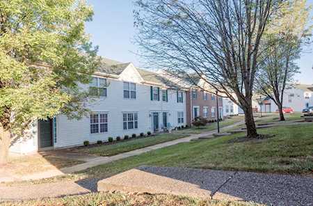 8011 Hunter Green Way Louisville, KY 40291