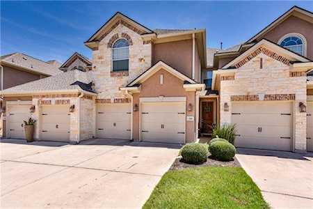104 Perpetuation Dr Lakeway, TX 78734