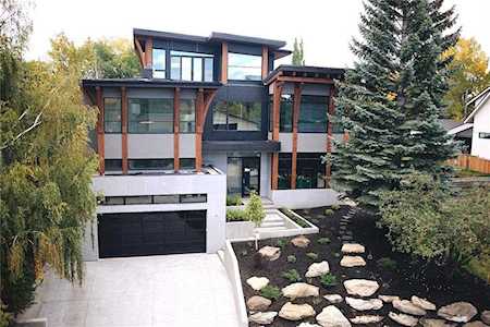 3924 Crestview Road SW Calgary, AB t2t 2l4