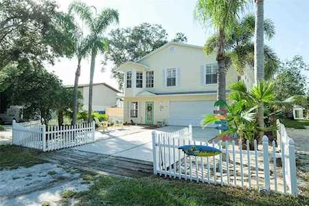 385 Pennsylvania Avenue Crystal Beach, FL 34681
