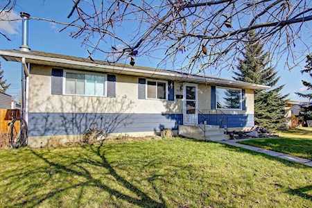 528 Blackthorn Green NE Calgary, AB T2K 3X4