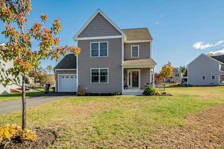 27 Emerson Cir Pepperell, MA 01463