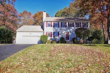 33 Wildflower Dr. Sutton, MA 01590