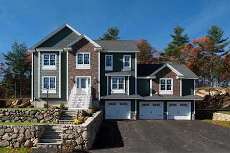 10 Fieldstone Lane Billerica, MA 01821