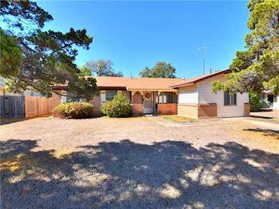 8210 Stillwood Ln Austin, TX 78757