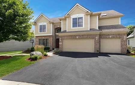 3837 Gladstone Dr Naperville, IL 60565