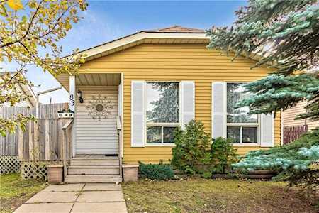 83 Erin Woods Boulevard SE Calgary, AB T2B 2X2