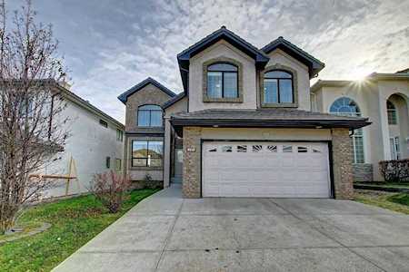 149 Hampstead Way NW Calgary, AB T3A 6E6