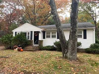 8 Wilton Dr Wilmington, MA 01887