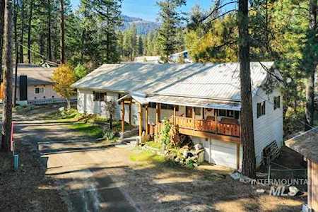 8 Lucky Circle Garden Valley, ID 83622