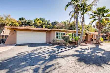 1670 Alta Vista Dr Vista, CA 92084