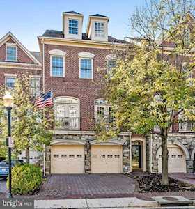 5006 John Ticer Dr Alexandria, VA 22304