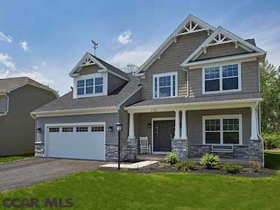 1728 Woodledge Drive State College, PA 16803