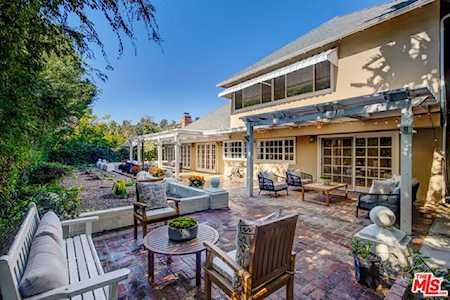 5248 Los Adornos Way Los Angeles, CA 90027