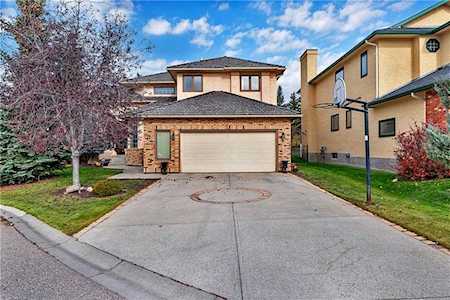 47 Edgeview Heights NW Calgary, AB T3A 4W8