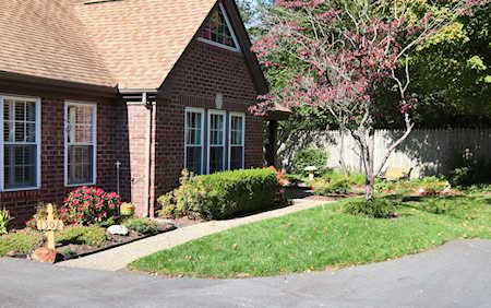 1302 Eastbridge Ct Louisville, KY 40223