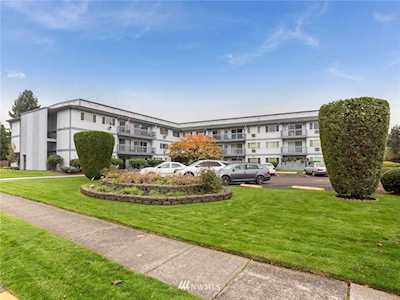 2005 Tibbetts Dr #305 Longview, WA 98632