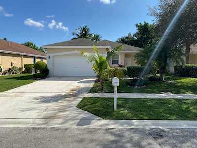 1037 Park Hill Drive Haverhill, FL 33417